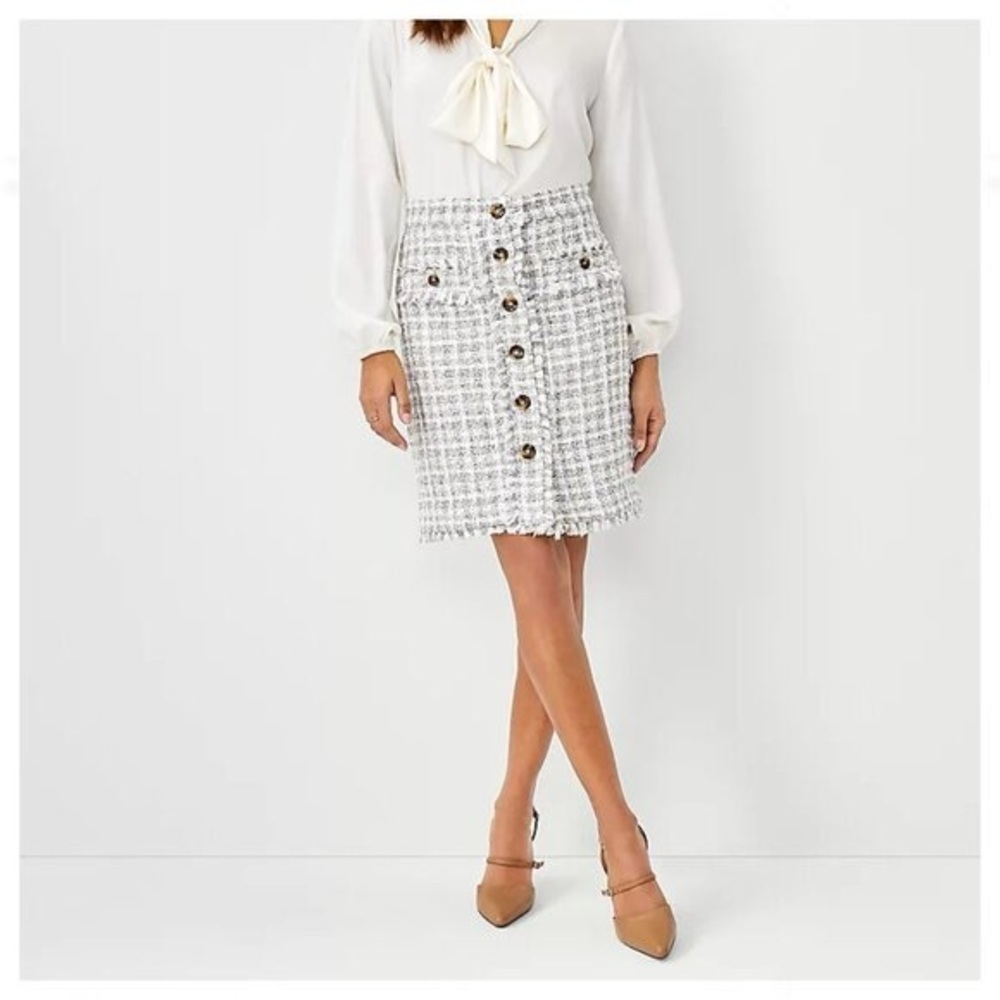 Ann Taylor Petite White Brown Tweed Fringe Button Front Mini Skirt Size 4 Petite